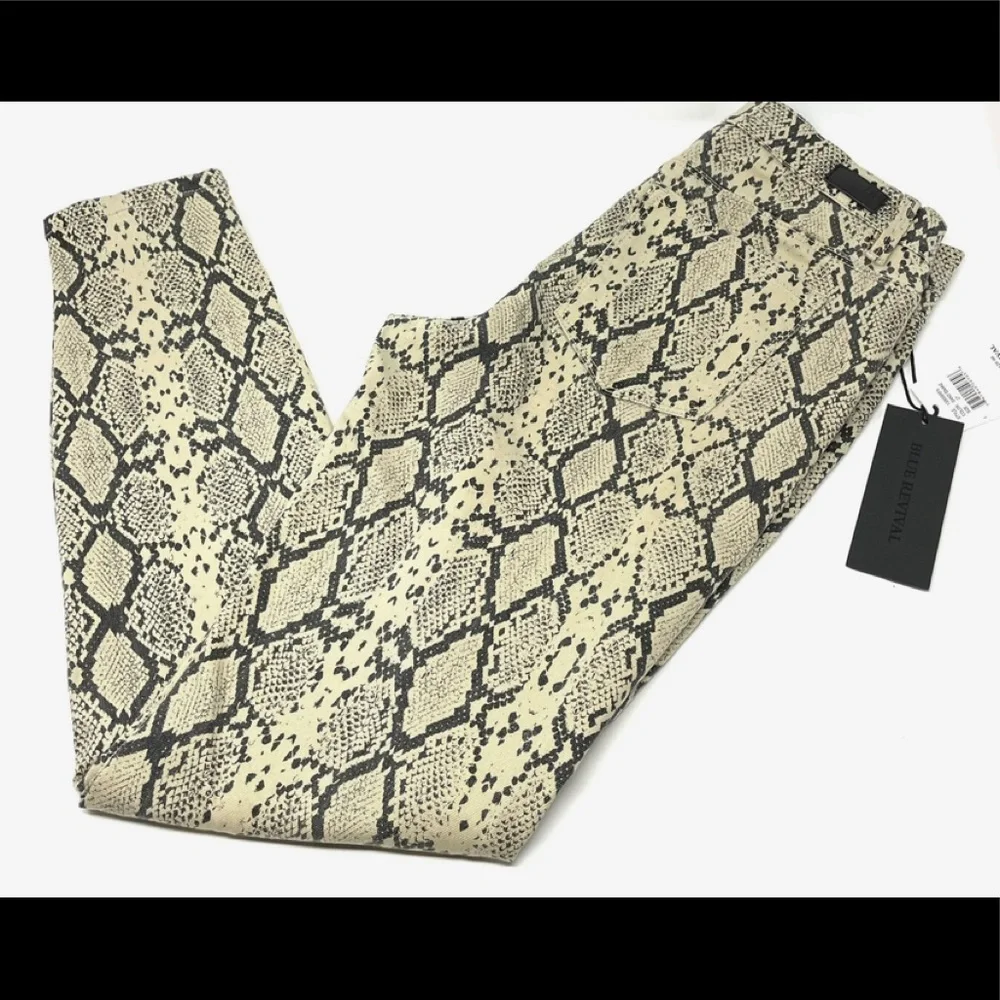 🛍️SALE🛍️ BLUE REVIVAL Slither Skinny Leg Sand Snake Print Jeans - Picture 13 of 13